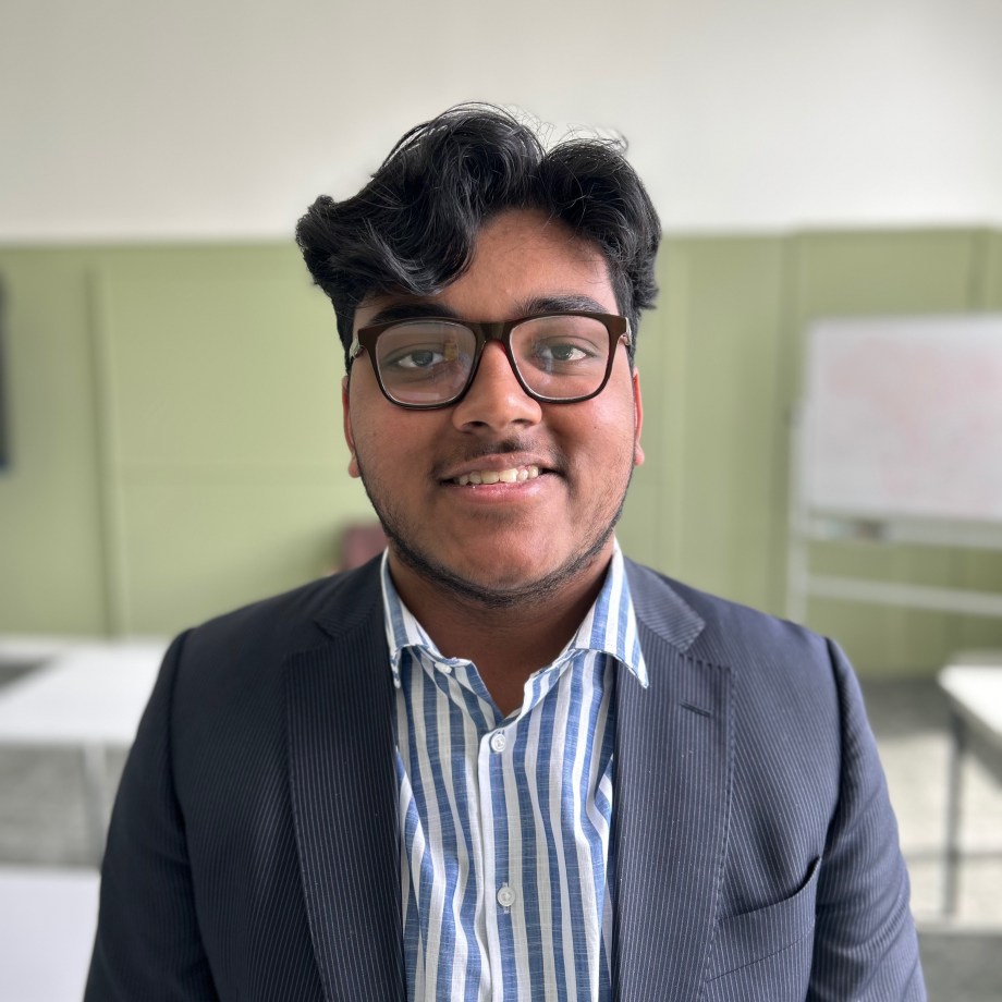 Shreyas Khan - UE Amsterdam Student